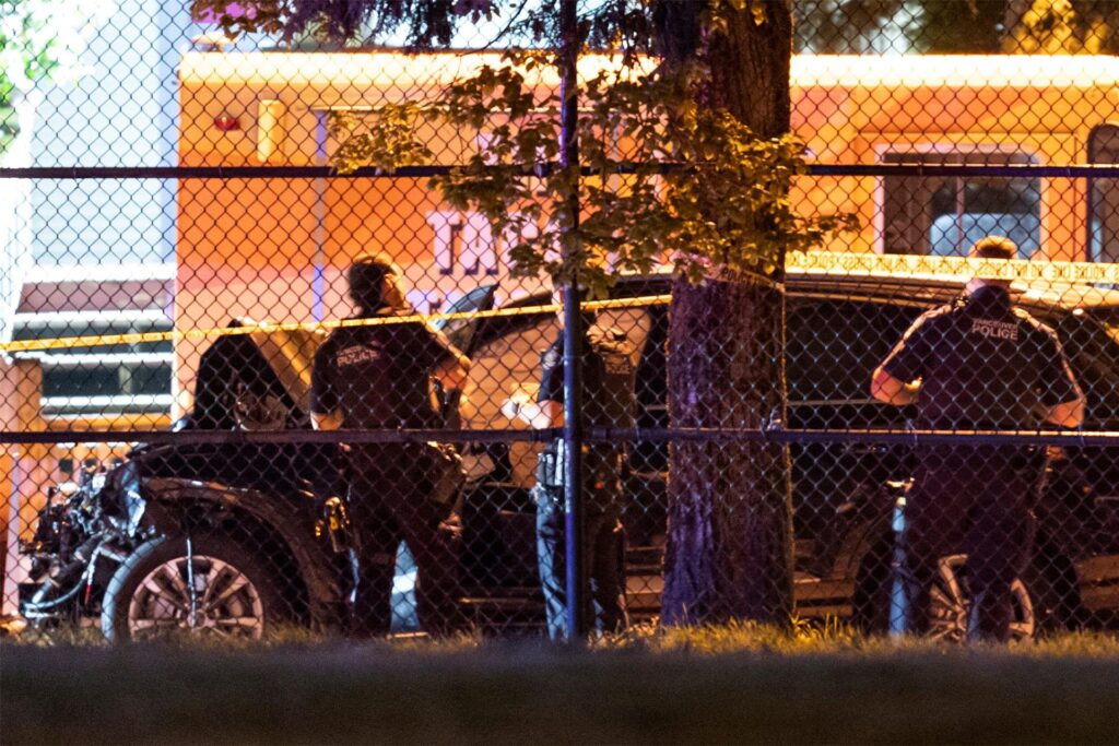 Die Polizei von Vancouver untersucht ein schwarzes Auto, das verdächtigt wird, in den Vorfall verwickelt zu sein, nachdem ein Fahrzeug auf dem Lapu Lapu Festival in eine Menschenmenge gefahren war.