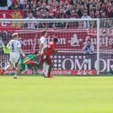 Ache von Kaiserslautern trifft zum 2:1 gegen Schalke