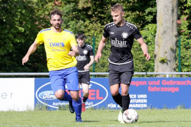 Sebastian Stroemer im Duell gegen Mirco Gohr-