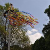 Den Maibaum aufzuhängen, gehört in Bork zur Tradition.