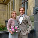 Jenny Laureen Fiegler und Florian Zellin auf der Rathaustreppe