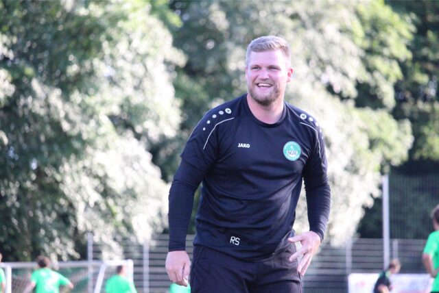 Massens Sportchef Roman Spielfeld