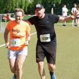 Marc Woller läuft am 1. Mai nach 1:00:23 Stunden beim Kamener Volkslauf über 10 Kilometer ins Ziel.