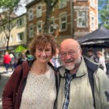 Manuela und Christian Kuske stehen auf der Rathausstraße in Schwerte.
