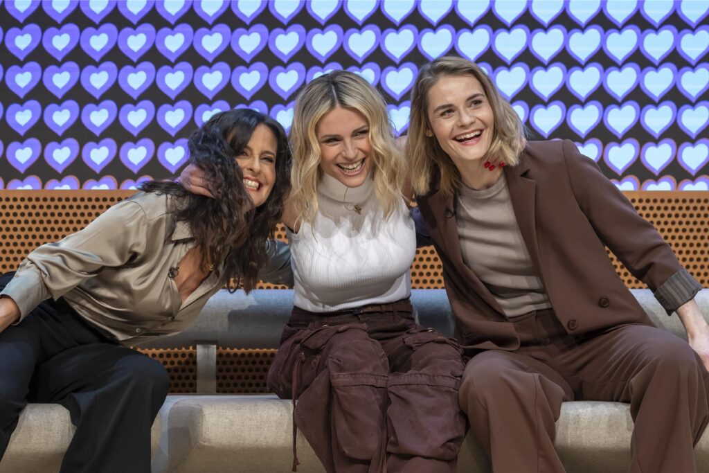 Sandra Studer (l-r), Michelle Hunziker und Hazel Brugger werden bei einem Medienevent des ESC 2025 als Hosts des Eurovision Song Contests 2025 vorgestellt. 