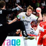 Mathis Häseler wirft aufs Tor.