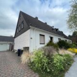 Blick auf das Haus am Brunshollweg 9 in Huckarde, das im Mai zwangsversteigert wird.