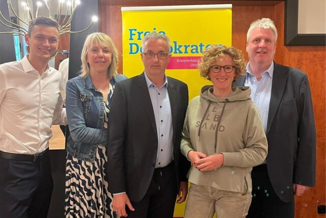 Das Kandidatenteam der FDP im Kreis Unna für die Kommunalwahl 2025