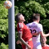 Oliver Hilkenbach geht zum Kopfballduell.