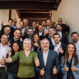 Das Gruppenbild, das die CDU nach ihrer Stadtverbandsversammlung aufgenommen hat, soll Optimismus ausstrahlen. Parteichefin und Spitzenkandidatin Beatrix Wieczorek gibt für die Wahl das Ziel auf, stärkste Fraktion zu werden.