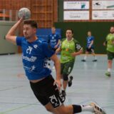 Lukas Nie (am Ball).