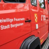 Ein Feuerwehrauto mit der Aufschrift: Freiwillige Feuerwehr Bergkamen