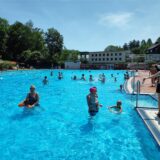 Besucher im Löhnbad