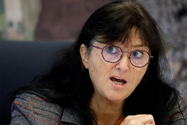 Bürgermeisterin Elke Kappen betont, dass Mitarbeiter, die die Grundwerte der Verfassung nicht mittragen oder sogar untergraben, nicht geeignet seien, diese Verantwortung zu übernehmen.