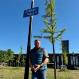 Evings Bezirksbürgermeiser Oliver Stens am „Grünen Platz“ in Eving.