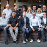 Mehrere Frauen und Männer der Freien Liste Unna haben sich für ein Gruppenbild zusammengestellt