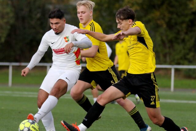 Spieler im Zweikampf