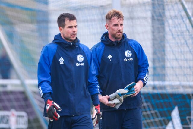 21.11.2023, Fussball, Saison 2023/2024, 2. Bundesliga, Training FC Schalke 04, v. l. Michael Langer (FC Schalke 04), Ralf Fährmann (FC Schalke 04)