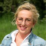Ein Porträt der Bergkamener Grünen-Politikerin Lucie Kleinstäuber, die bei der Kommunalwahl im Herbst 2025 als Bürgermeisterkandidatin antreten wird.