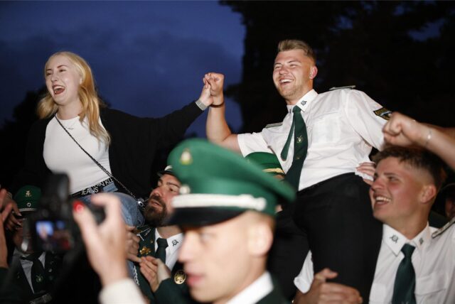 Sven Thiele nach seinem Königsschuss 2024 bei den Ruhrtalschützen.