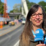 Bei dem Brückenaufbau in Lünen dabei: Reporterin Sylvia vom Hofe.