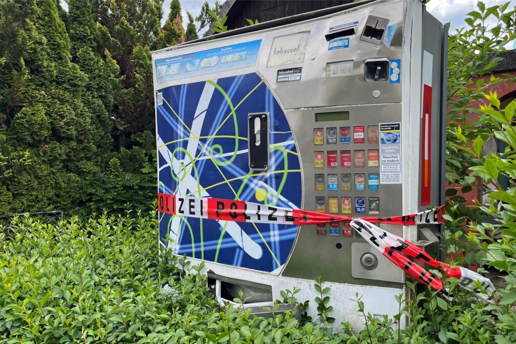 Gesprengter Zigarettenautomat an der Krautstraße in Unna