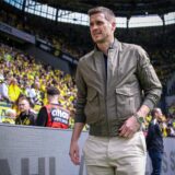 Sebastian Kehl schaut zur Seite.