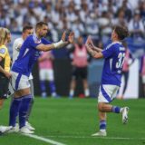 18.05.2025, Fussball, Saison 2024/2025, 2. Bundesliga, 34. Spieltag, FC Schalke 04 – SV Elversberg 07, v. l. Pierre-Michel Lasogga (FC Schalke 04), Max Grüger (FC Schalke 04)