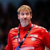 Michael Hegemann schaut nach oben.