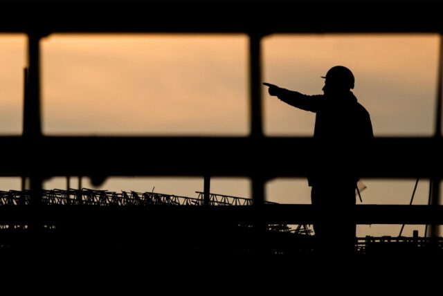 Wer sagt, wo es langgeht? Auf den drei künftigen OGS-Baustellen wird das klar sein: der Totalunternehmer.