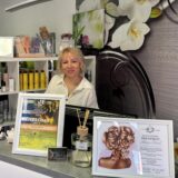 Oxana Krist in ihrem Friseursalon in Selm.