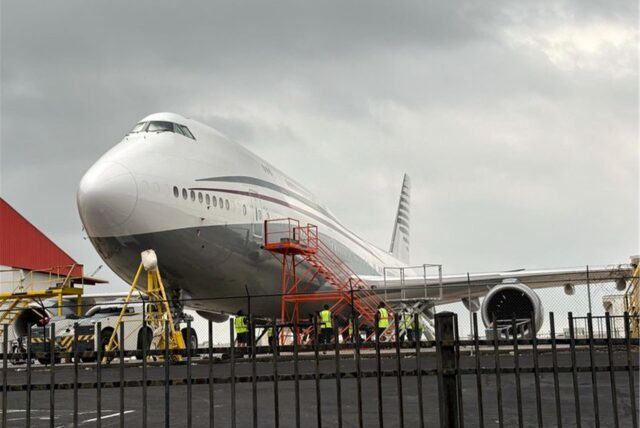 Eine Boeing 747 mit dem Farbschema der von der katarischen Königsfamilie verwendeten Flugzeuge
