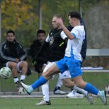 Spieler im Zweikampf.