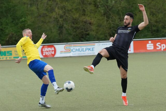 Furkan Öztürk (r.) traf für den SSV Mühlhausen gegen Heessen zum Ausgleich.