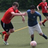 Duell um den Ball.