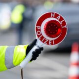 Ein Autofahrer aus Unna überrumpelte die Polizei in Werl mit einer unfassbaren Beichte, als er bei ihr in eine Fahrzeugkontrolle geriet (Symbolbild).