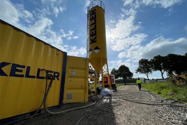 Ein Silo auf dem Gelände markiert den Beginn der Verfüllarbeiten an der Massener Straße.