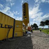 Ein Silo auf dem Gelände markiert den Beginn der Verfüllarbeiten an der Massener Straße.