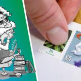 Briefmarken werden auf einen Brief gekklebt.