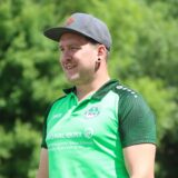 Daniel Pilzecker schaut aufs Spielfeld.
