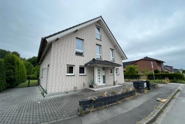 Einfamilienhaus im Ährenweg 2a in Deusen, das Anfang Juni zwangsversteigert wird.