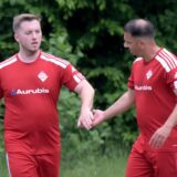 Andre Richter, Leon Broda und Admir Berisha vom VfB Lünen jubeln.