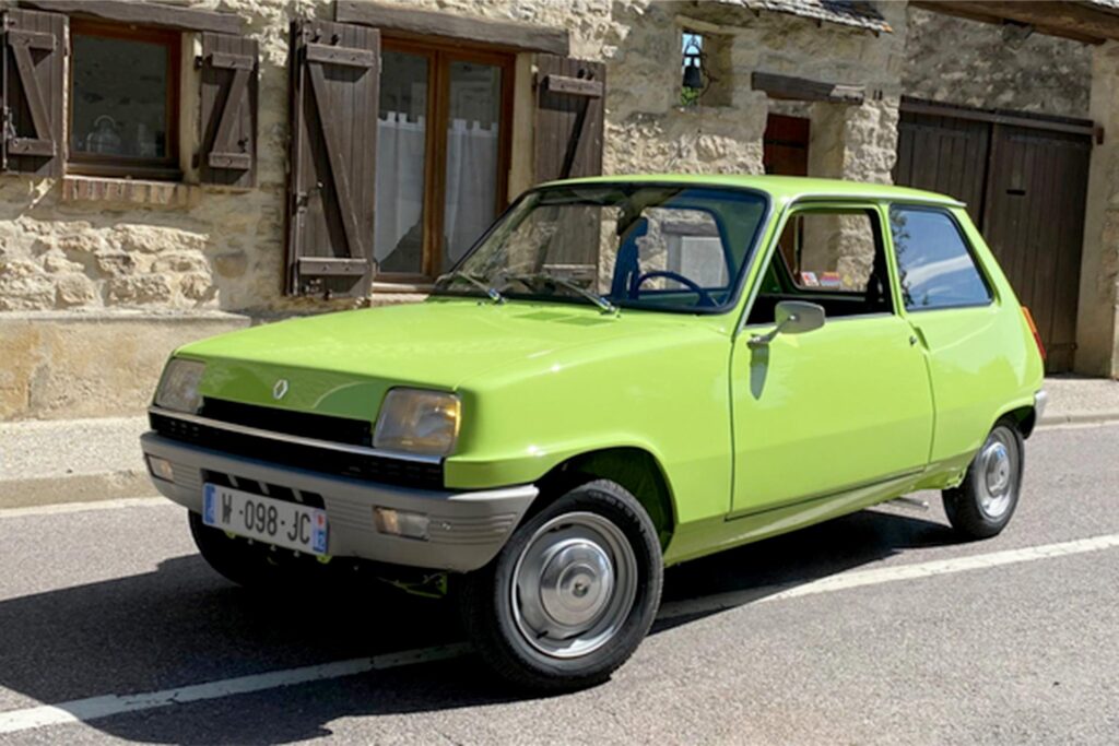 Nach dem grünen Mini wechselte Goldstein zu einem grüne Renault 5, damals einer der ersten, der in Deutschland zugelassen wurde.
