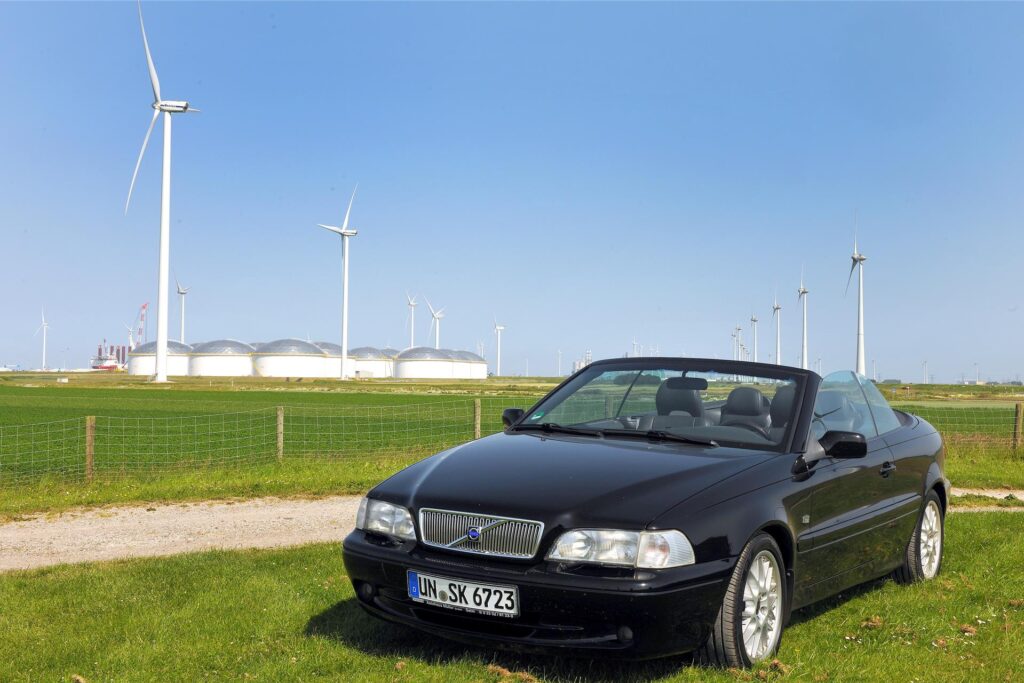 Mit einem Volvo Cabriolet ging es nach Holland.