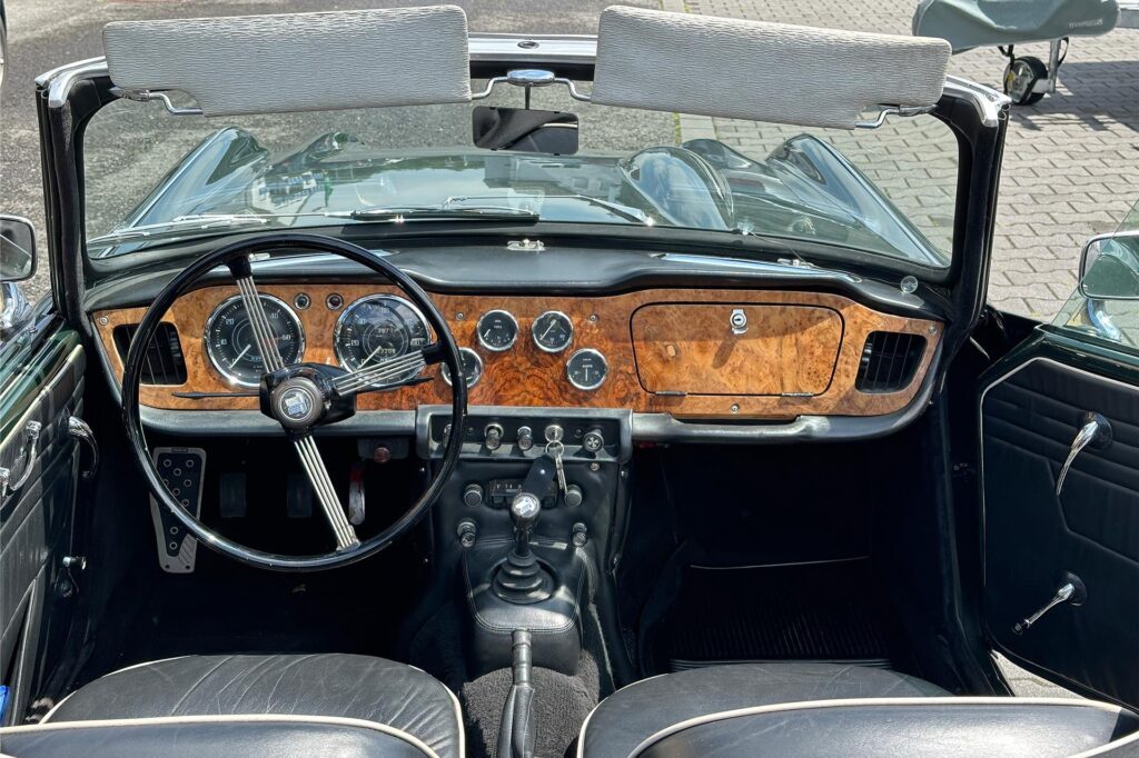 Breit ist er nicht: der Triumph TR 4.