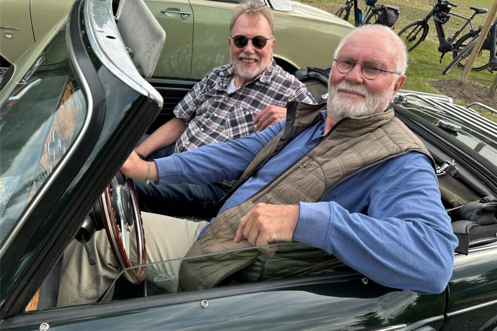 Günther Goldstein (r.) mit seinem Bruder Jürgen auf der Ausfahrt.