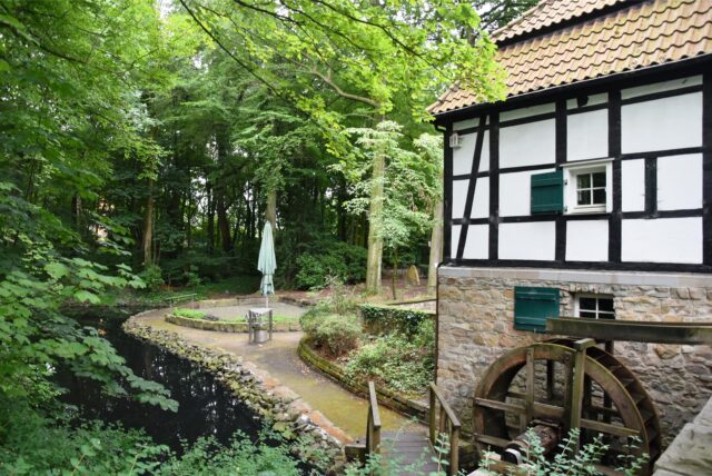 Das Ziel der Wanderung: Die Schlossmühle in Lippholthausen.