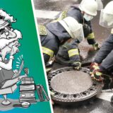 Feuerwehrleute verschließen einen Kanaldeckel.