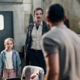 Peter Faber (Jörg Hartmann, Mitte), Jens Hielscher (Sebastian Zimmler) und Zoe Gebken (Tesla Tekin) in einer Szene aus dem neuen Tatort „Feuer“ aus Dortmund.