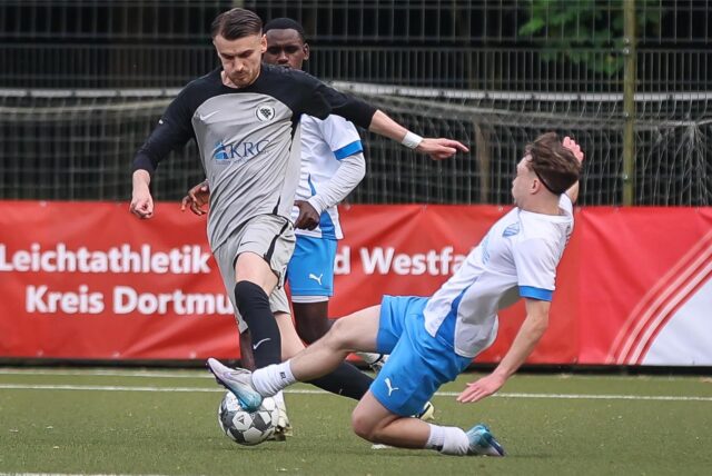Zwei Spieler im Duell.
